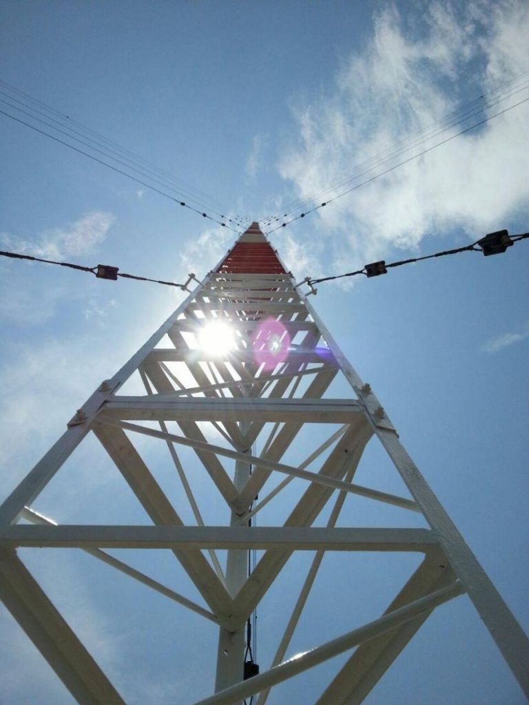 Pintura de Torres de rádio e tv